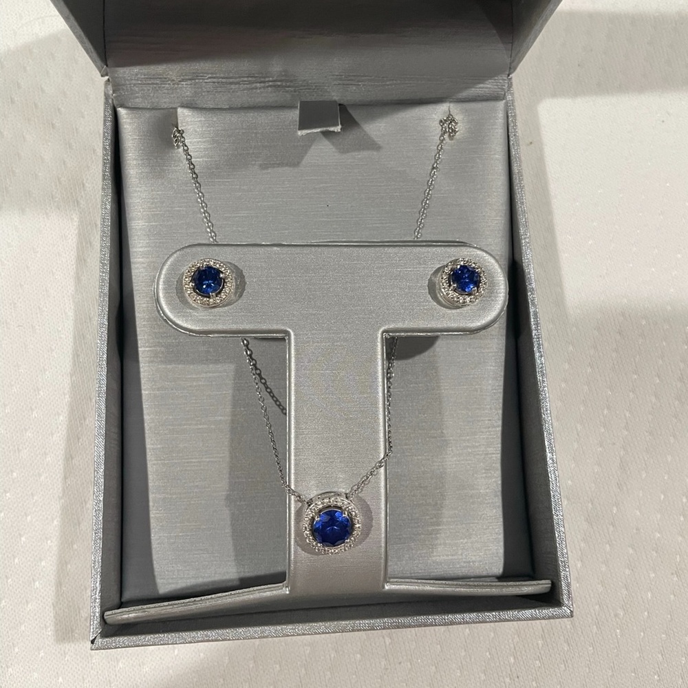 Sapphire necklace and earrings set